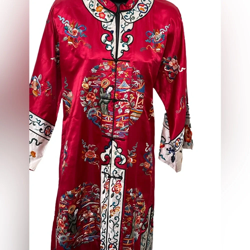 Vintage red silk embroidered kimono. Pristine. M-L - Picture 4 of 4